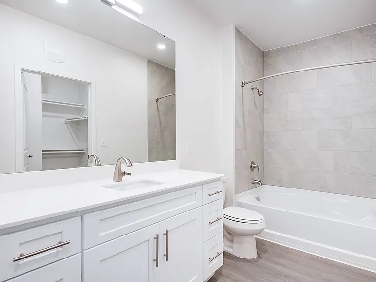901 Rendon — Photo 14