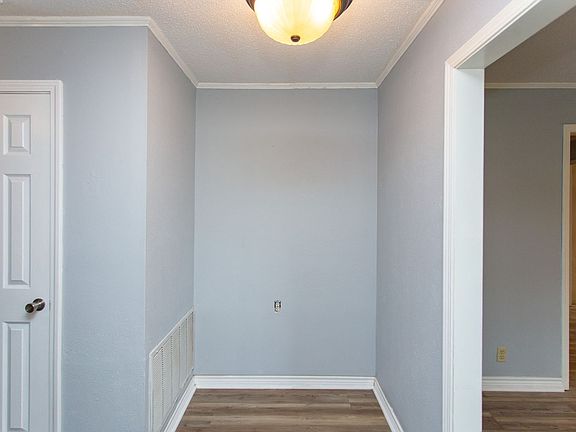3rd image of 2416 Merrimac Dr