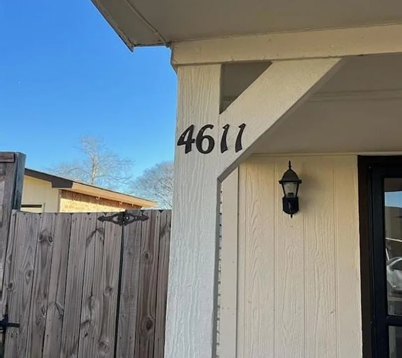 4611 Jenkins Cir