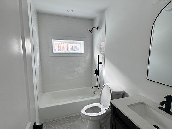 5th image of 215 W Marie St #215