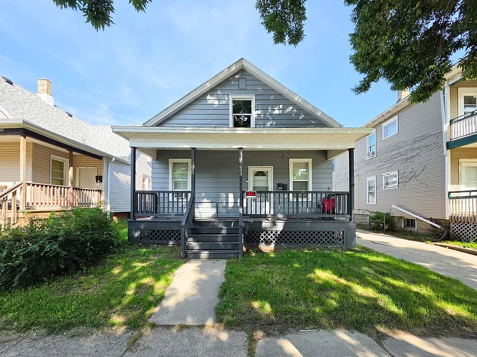 1033 Villa St #UPPER