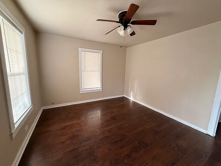 512 Naylor St — Photo 2