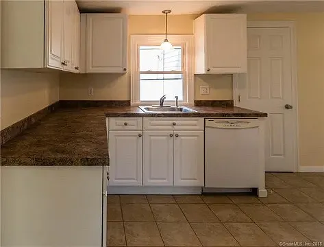 2 bed, 950 sqft, $2,200 — Photo 4
