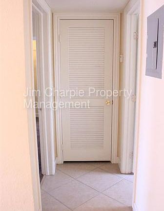5th image of 117 N Evergreen Ave APT 202