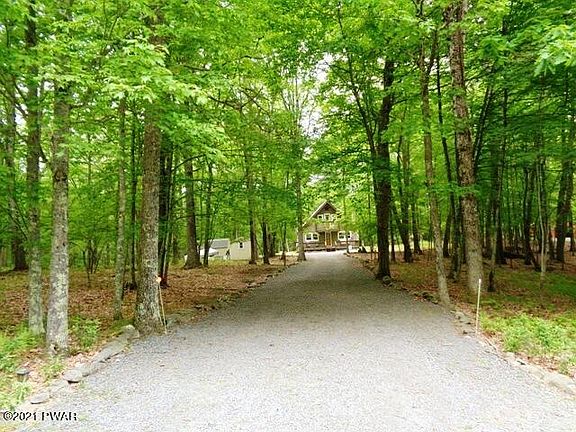 3rd image of 216 Tinkwig Dr