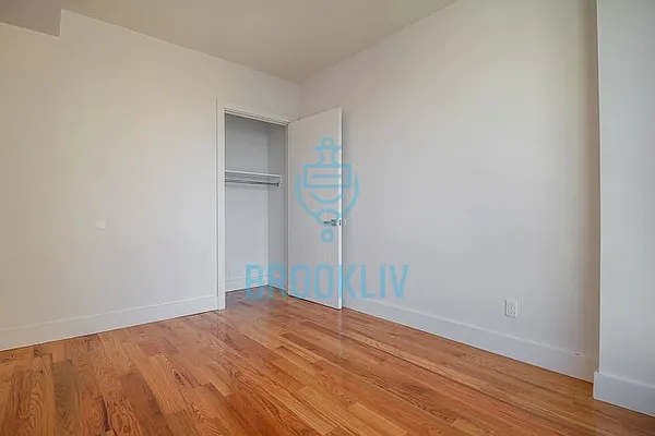Rented by null | media 8