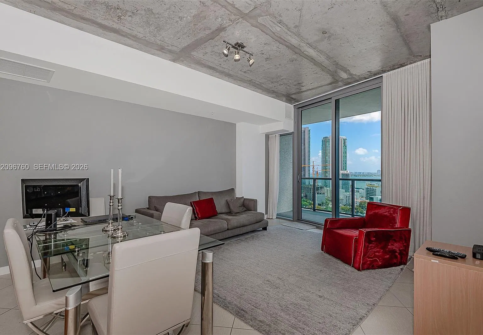 Four Midtown Miami Condo — Photo 3