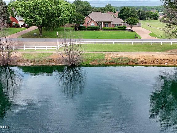 4th image of 4104 Coldwater Dr