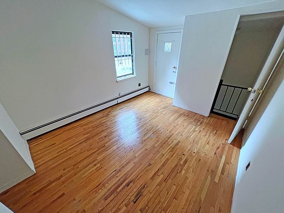 4th image of 251 W 97th St APT 6H