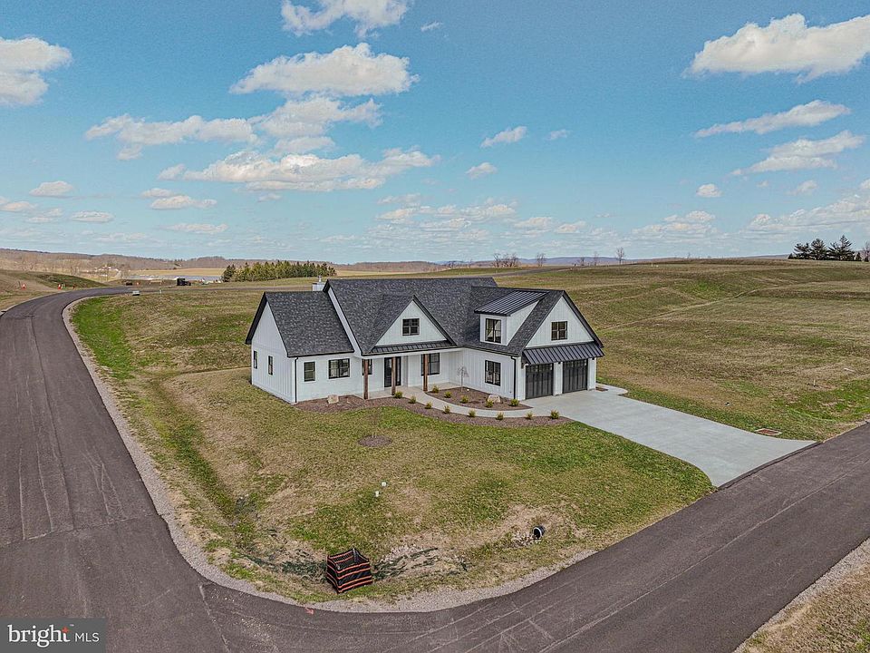 1st image of 15 Walnut Rdg