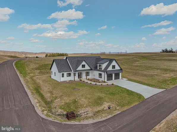 15 Walnut Rdg, Grantsville, MD 21536