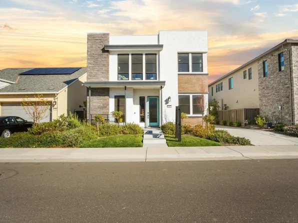 513 53rd St, Sacramento, CA 95819