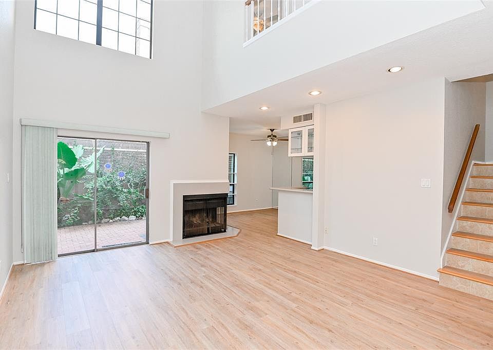 1st image of 7350 Kirby Dr APT 46