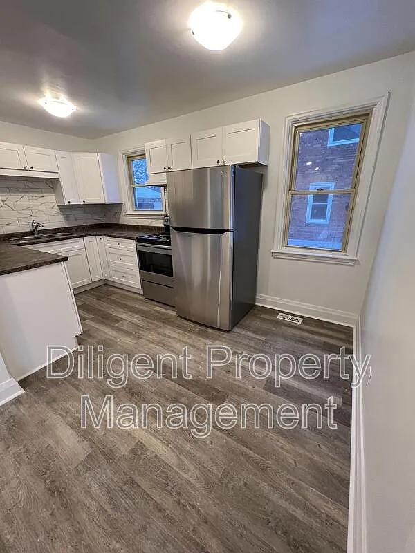 2 bed, 1.0 bath, $2,150 — Photo 4