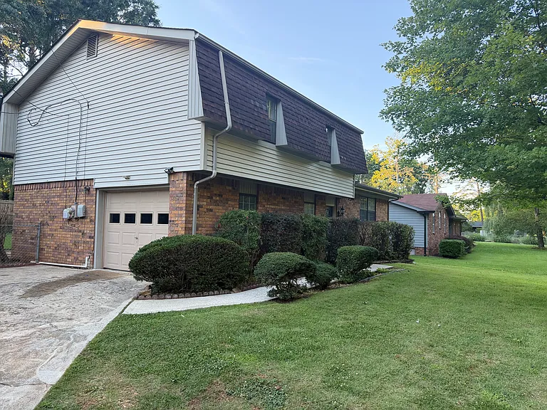 7111 Middle Valley Rd — Photo 3