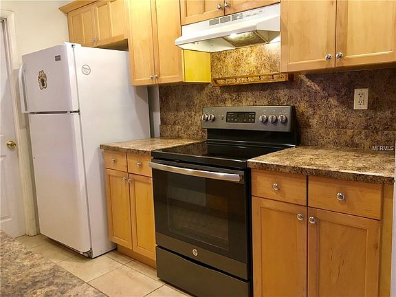 3rd image of 1053 Hinton St