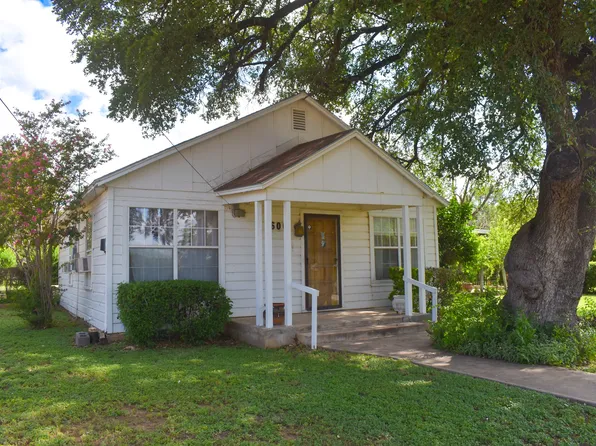 606 W Walker St, Brady, TX 76825