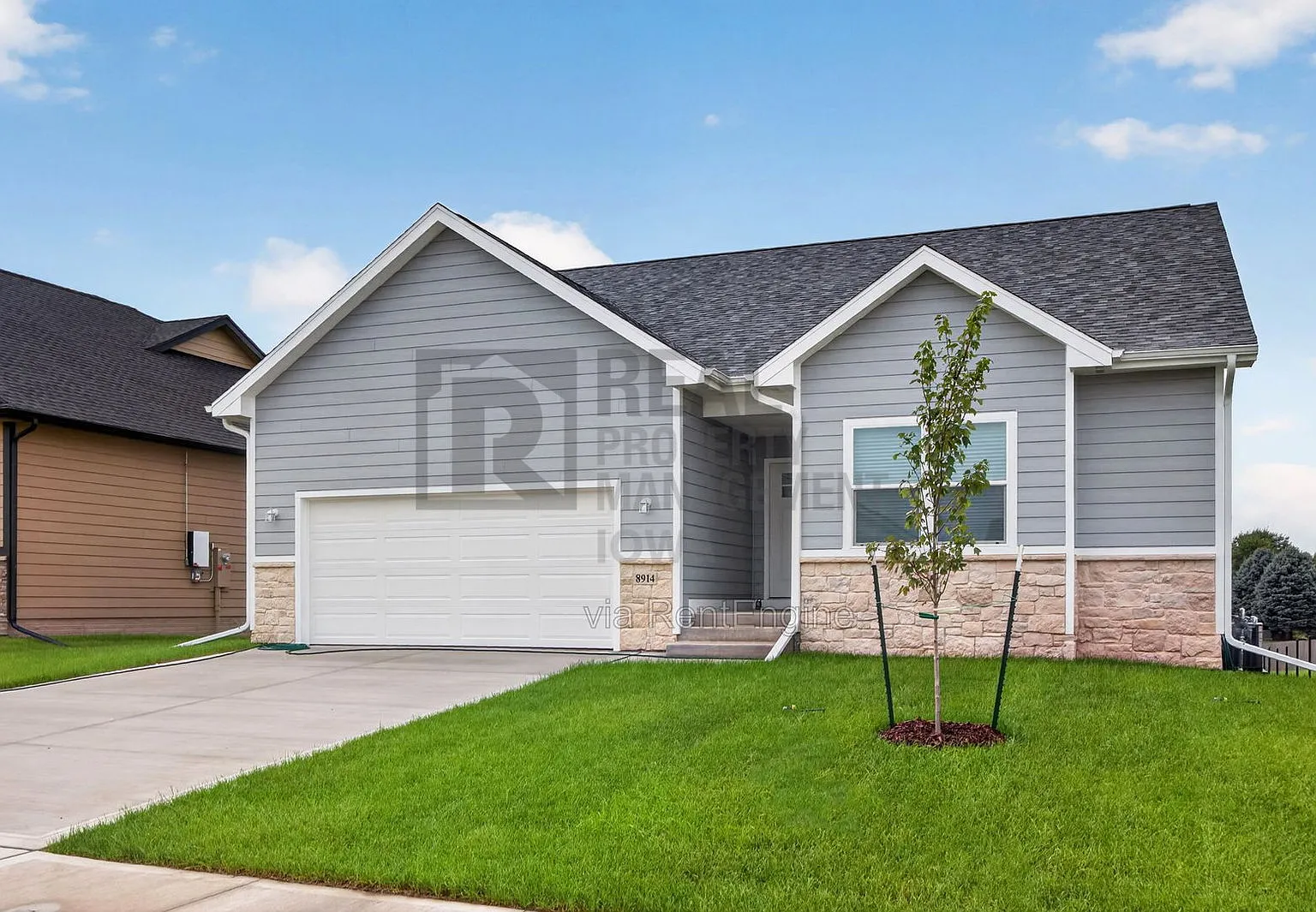 4 bed, 3.0 bath, 2200 sqft, $2,895 — Photo 2