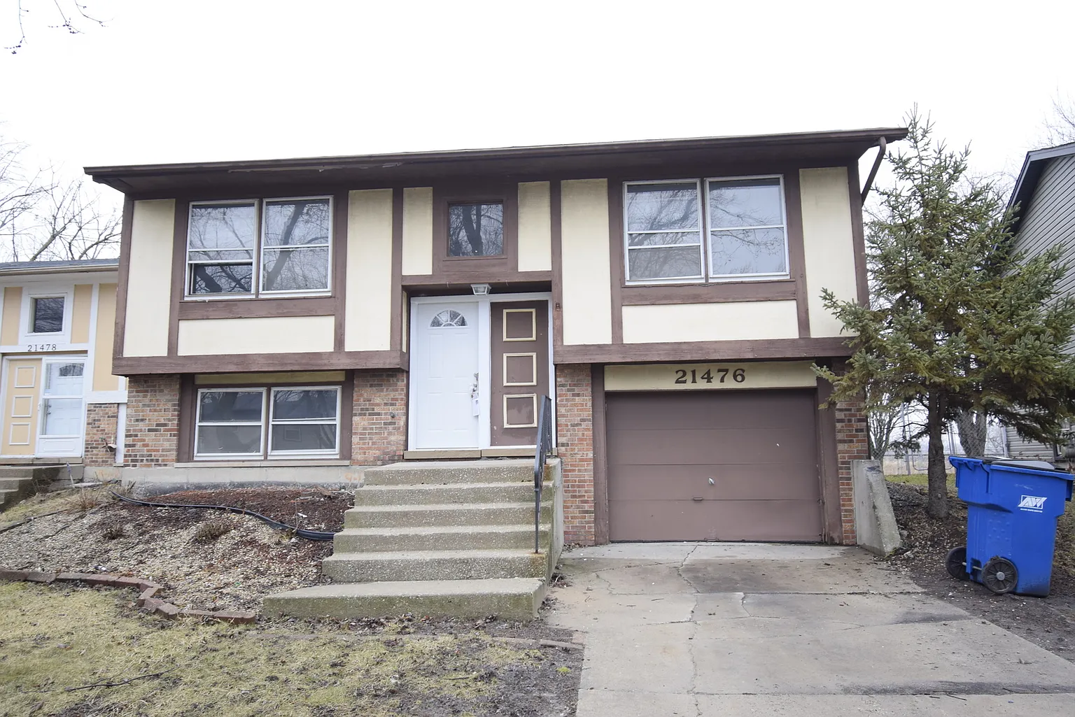 21476 Peterson Ave photo 1