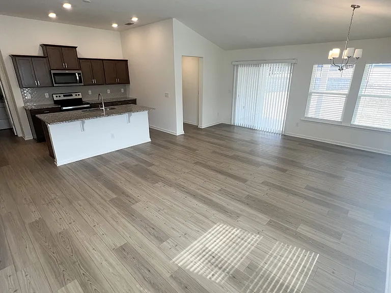 1500 Underbrush Dr — Photo 3