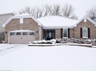 3512 Antoine Pl, St Charles, IL 60175
