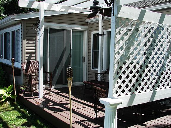 2nd image of 1282B Leeland Ln