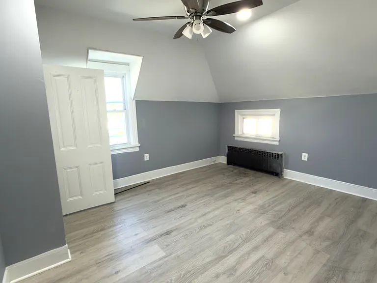 120 N Evans St — Photo 13