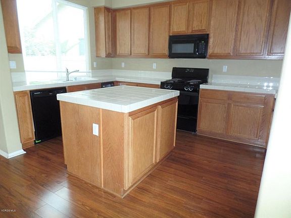 4th image of 1310 Hacienda Dr
