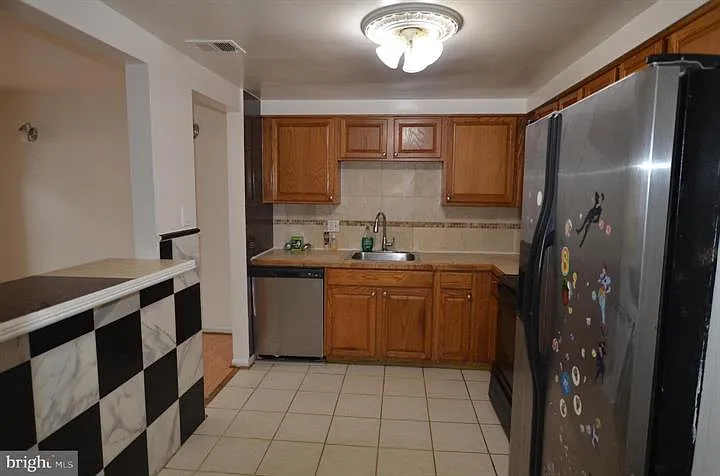 8426 Towne Crest Ct — Photo 3