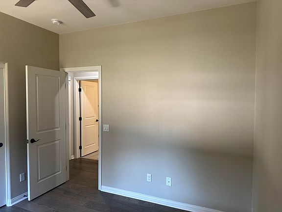 2nd image of 15987 Parkview Loop
