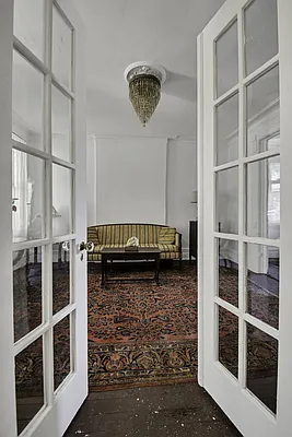 Sold by Compass | media 10