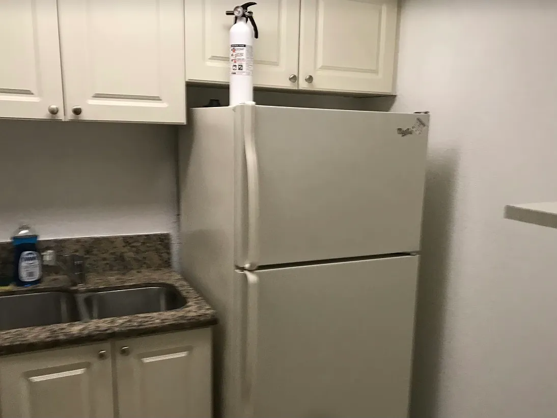 1 bed, 830 sqft, $1,800 — Photo 3