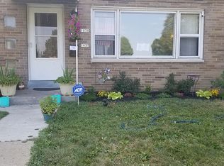 1039 S 72nd St, West Allis, WI 53214