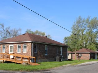 944 N West St, Carlinville, IL