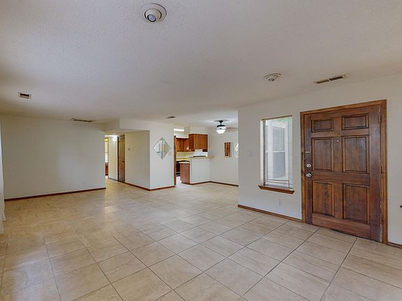 5th image of 5334 Heritage Way NE