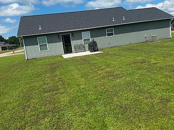 2nd image of 1017 Saint Rose Ln