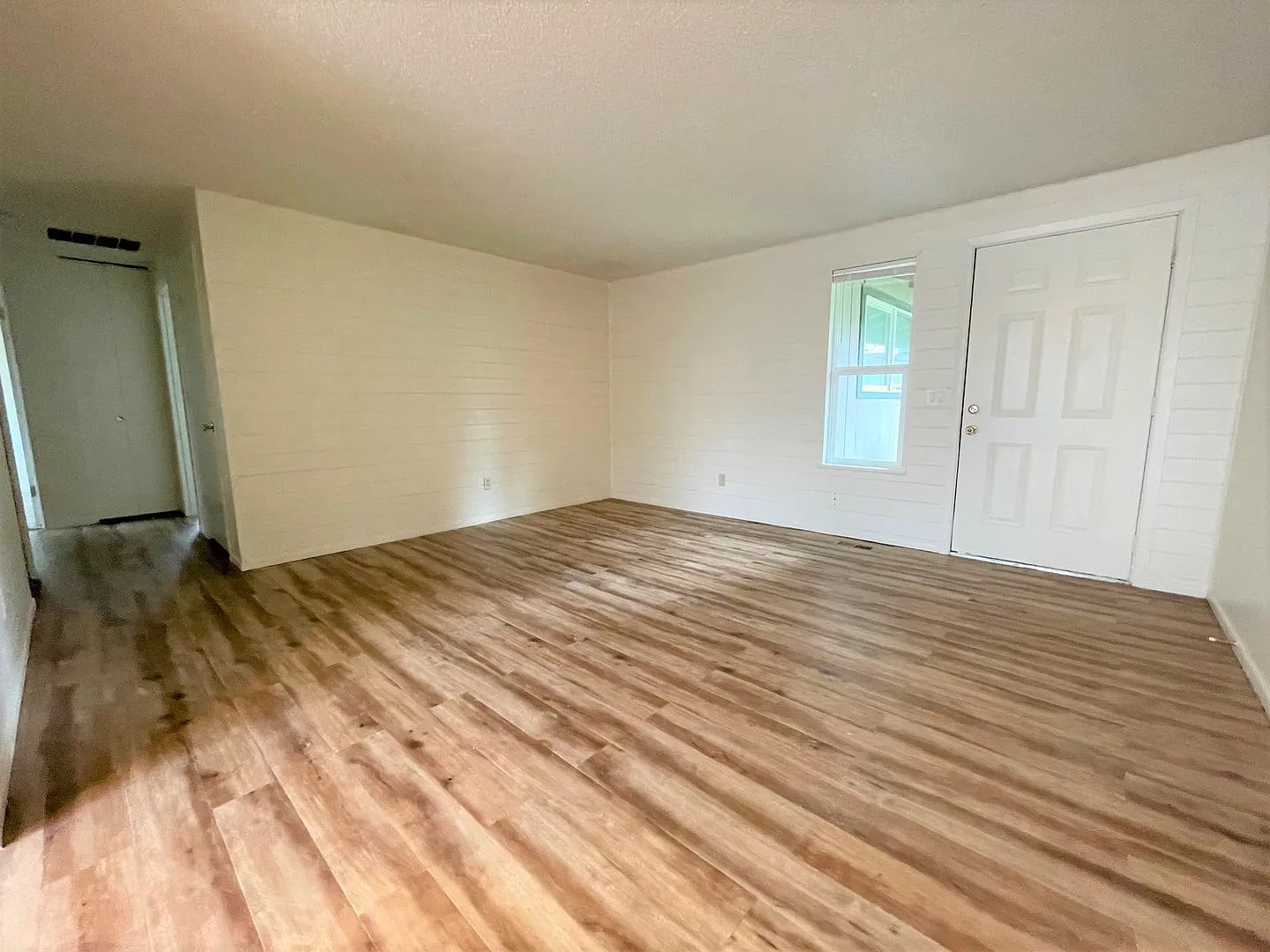 1330 S Ivy Street ~ Charming Updated Duplex with Brand New Carpet! — Photo 3