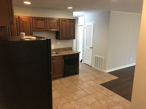 4th image of 2308 Collett Dr