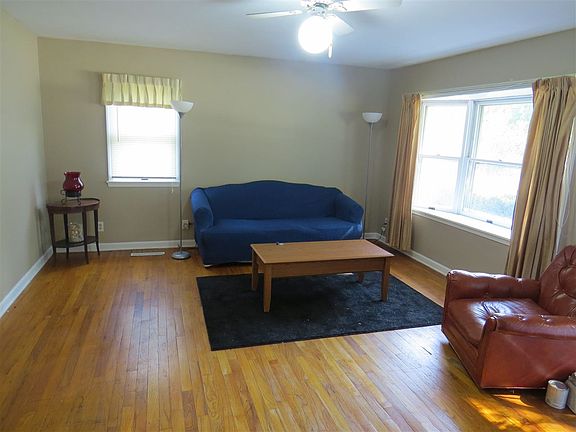 5th image of 1213 E Reynolds St
