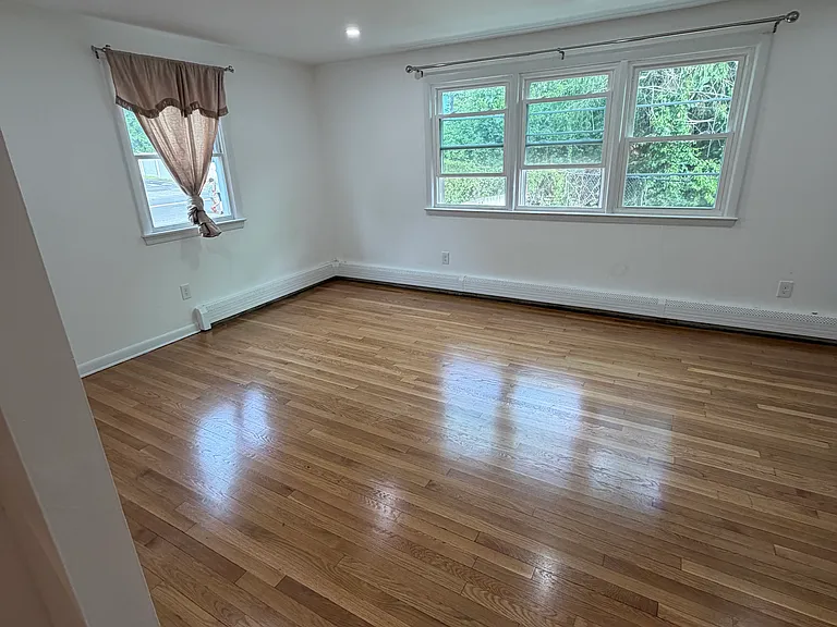 69 Barnes Ave — Photo 5