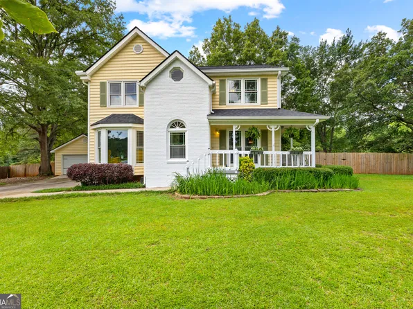 135 Cherokee Pl, Fayetteville, GA 30215