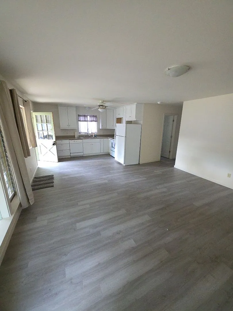 Lakeport 2 Bedroom 1 Bath Home — Photo 4