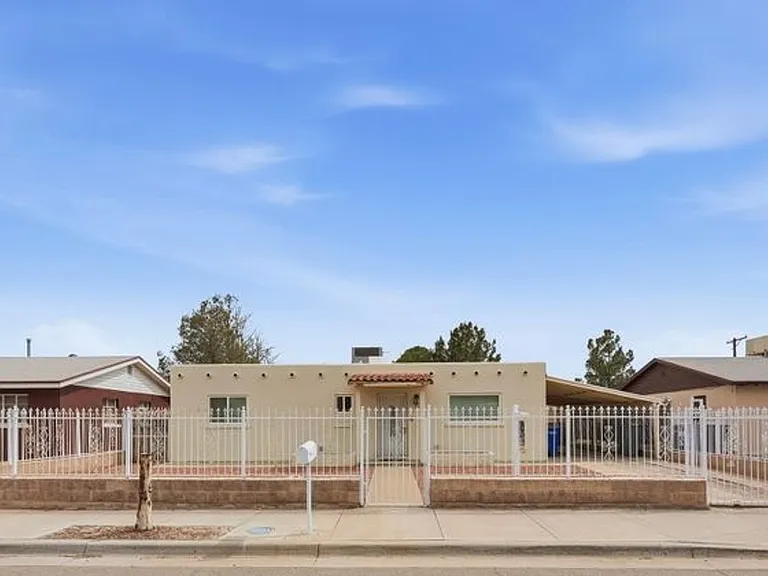 372 Cooley Ave — Photo 2
