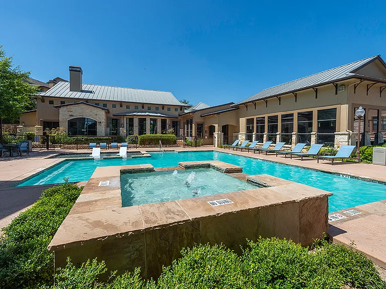 Vista Ridge Apartment Homes — Photo 10