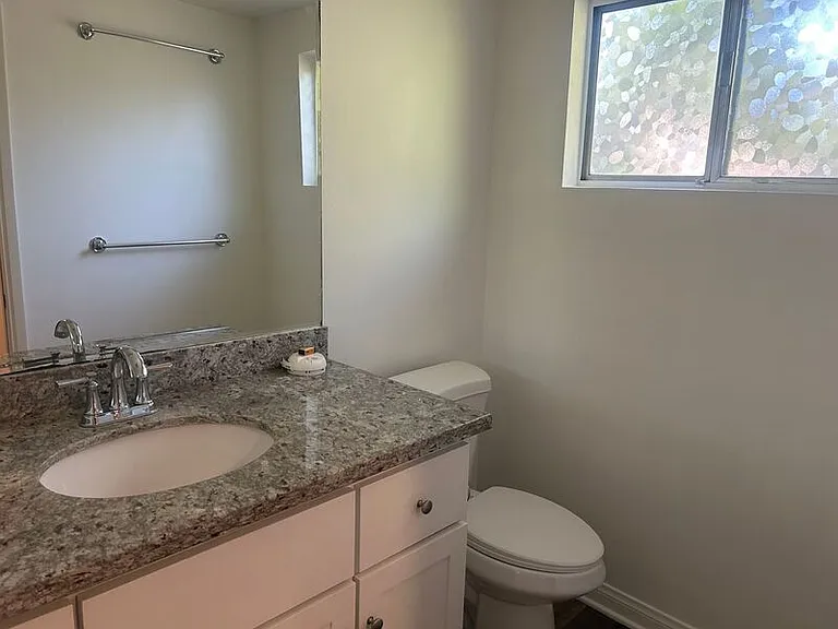 3459 Montrose Ave #A — Photo 15