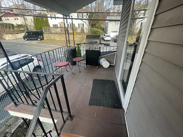 Building Photo - 123 Lakeview Ave #2