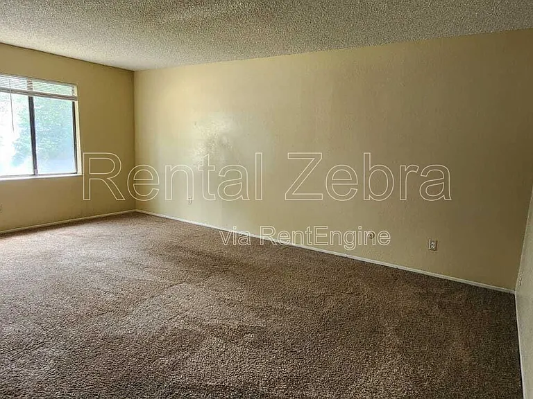 543 Kathryn Ct — Photo 7