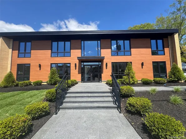 325 Manville Rd, Pleasantville, NY