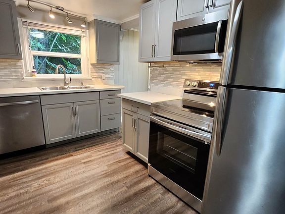 4th image of 1104 N Cambrian Ave #B