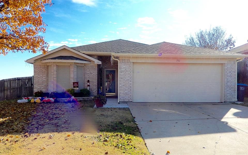 1st image of 751 Deauville Cir W